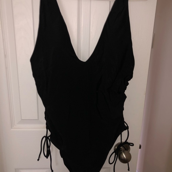 American Eagle one piece swimsuit in XL LONG - Picture 2 of 5